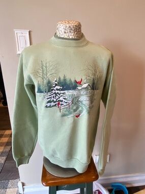 Y2K Light Green Winter Scene Sweatshirt great condition